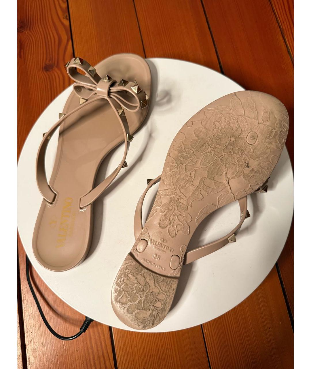 VALENTINO Бежевые резиновые шлепанцы, фото 8