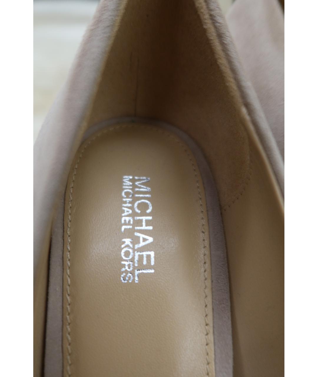 MICHAEL MICHAEL KORS Бежевые замшевые лодочки на низком каблуке, фото 8