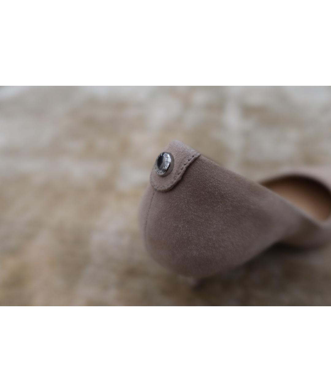 MICHAEL MICHAEL KORS Бежевые замшевые лодочки на низком каблуке, фото 6