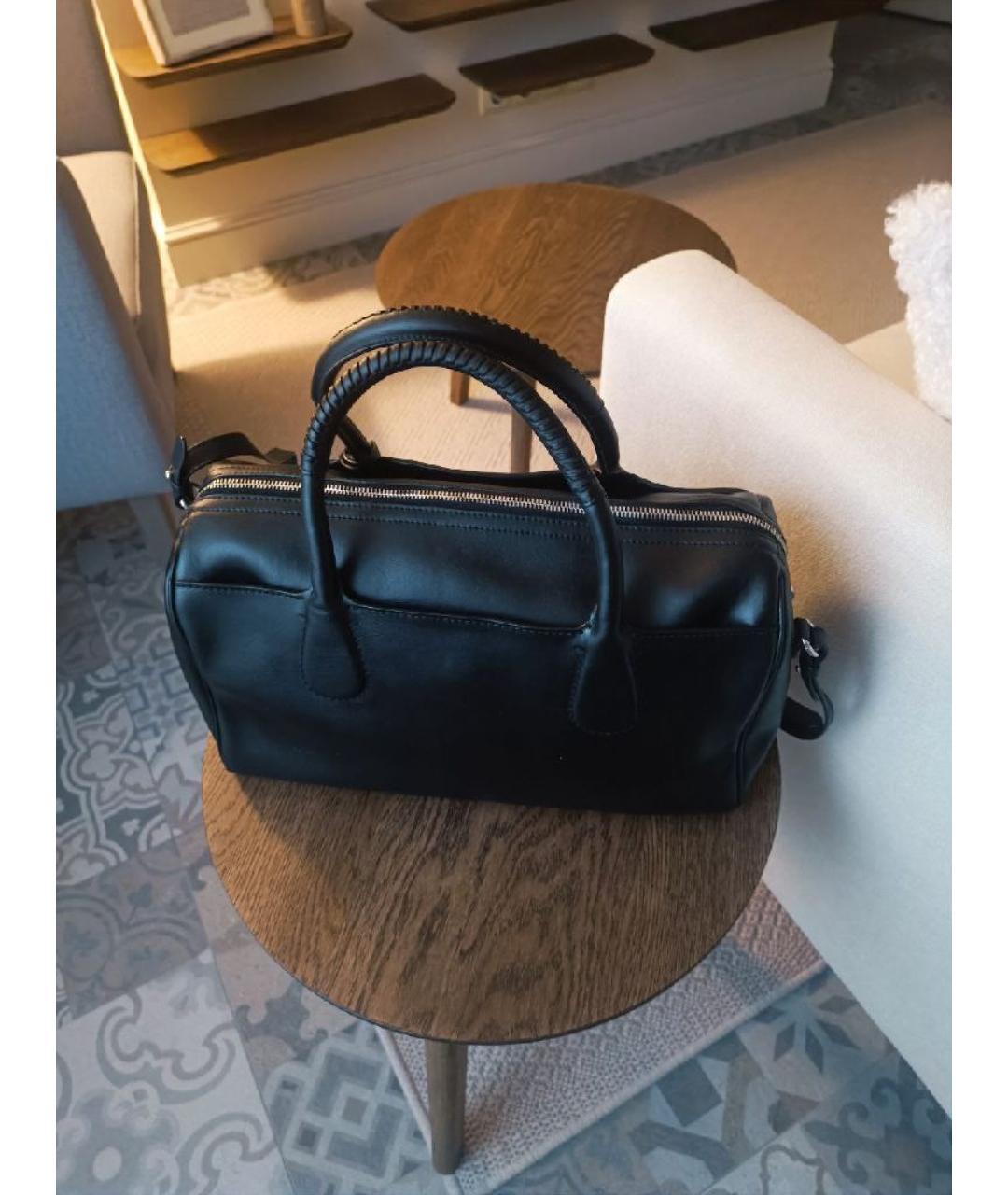 FERRAGAMO Черная кожаная сумка с короткими ручками, фото 3