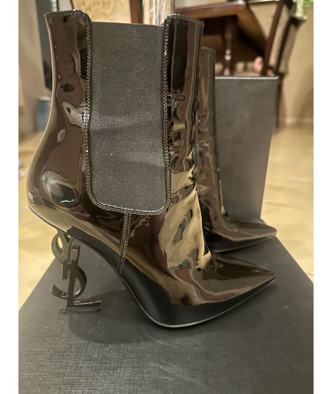 SAINT LAURENT Черные ботильоны из лакированной кожи, фото 2