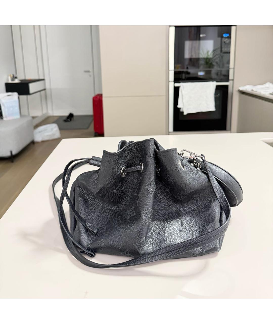 LOUIS VUITTON Черная кожаная сумка через плечо, фото 3