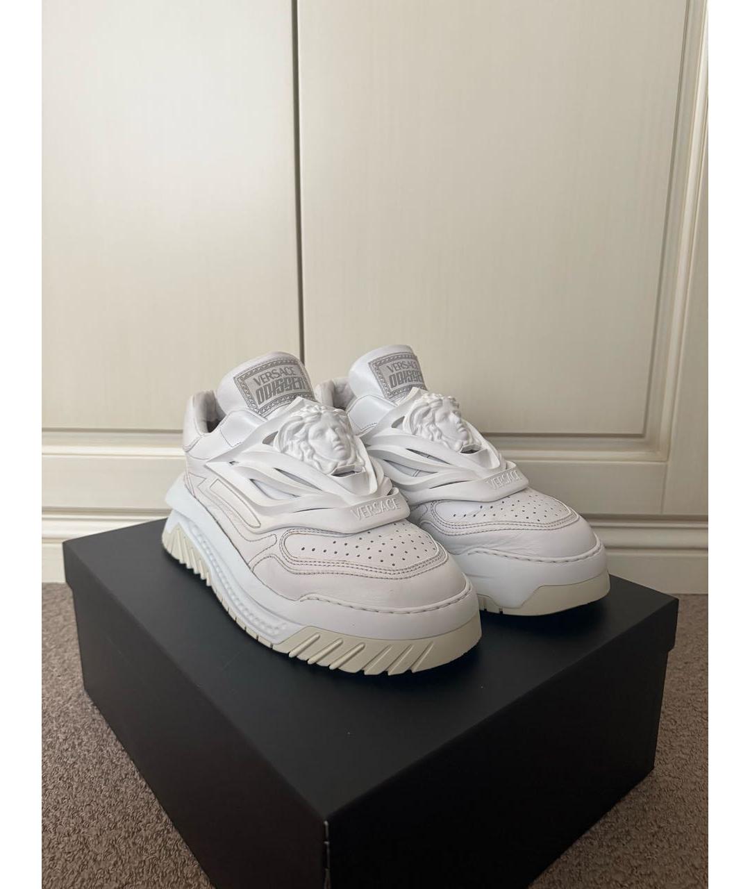 VERSACE Белые кожаные низкие кроссовки / кеды, фото 2
