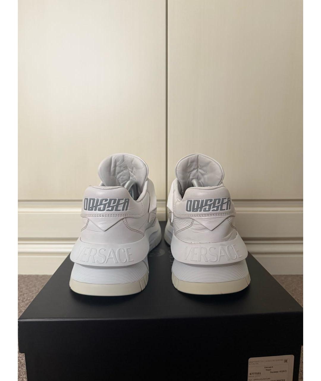 VERSACE Белые кожаные низкие кроссовки / кеды, фото 3