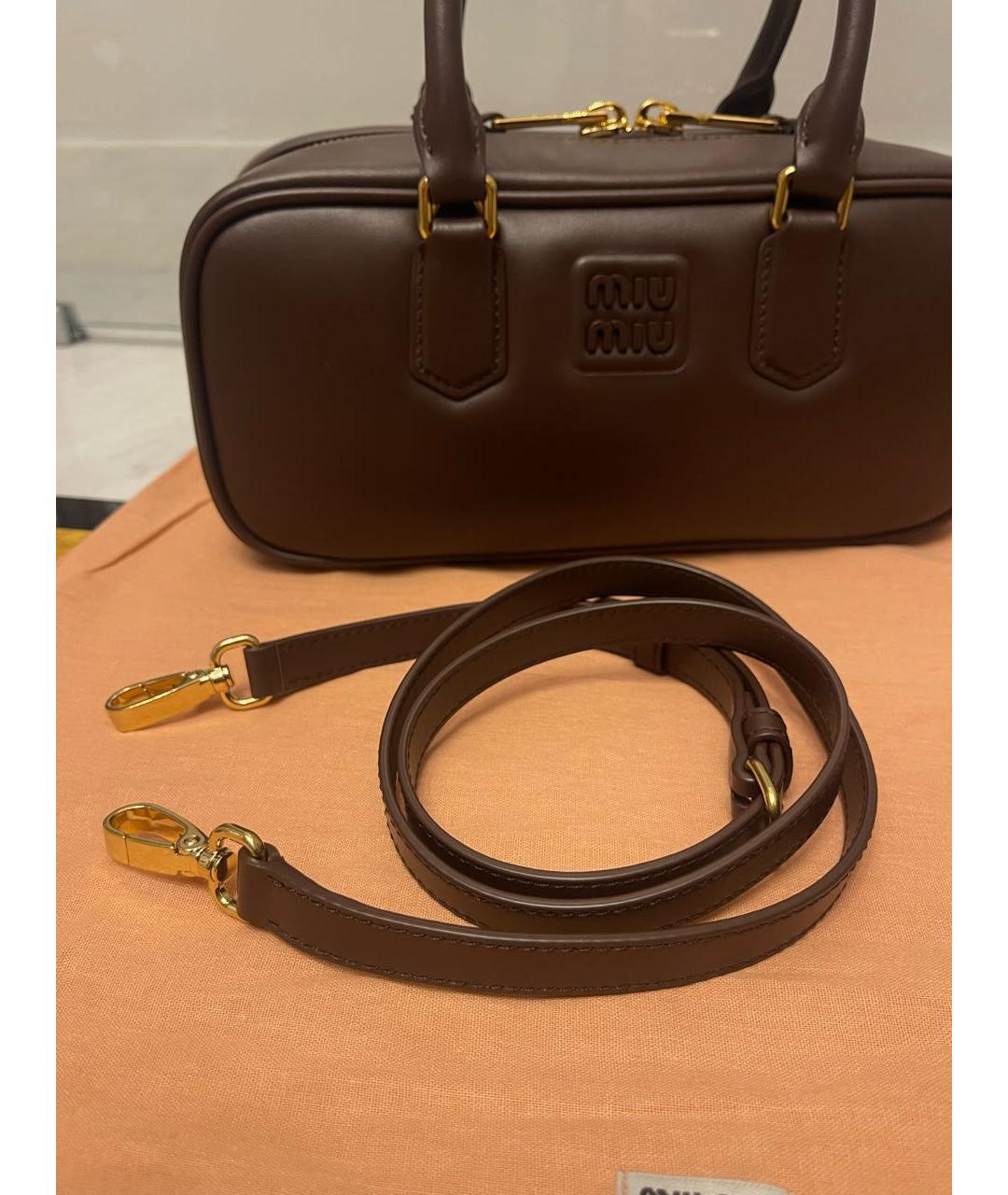 MIU MIU Коричневая кожаная сумка с короткими ручками, фото 5