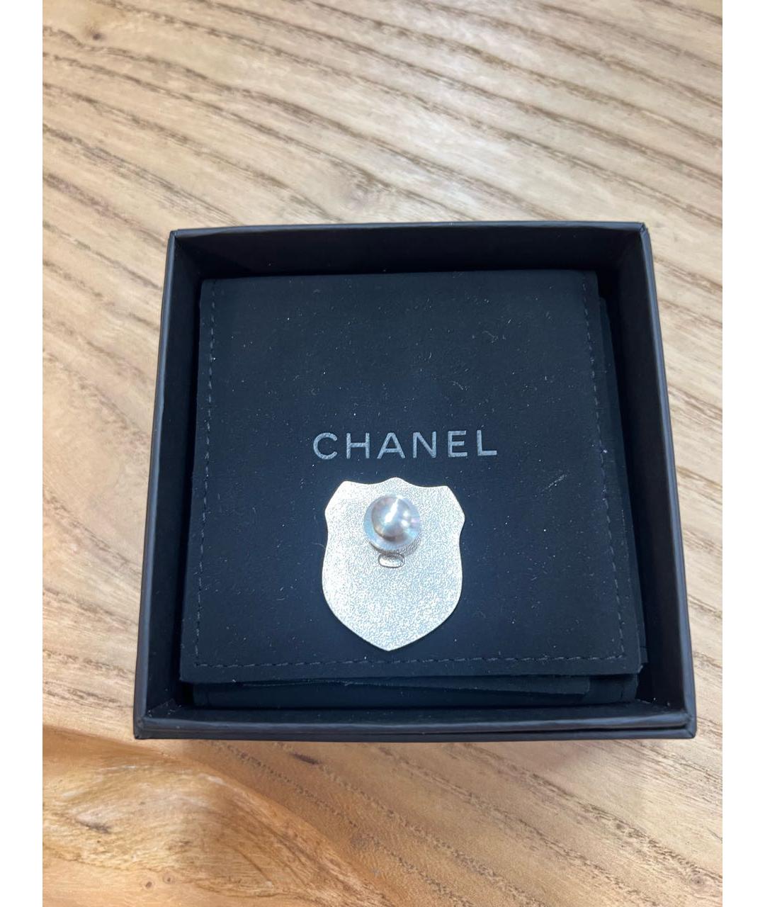 CHANEL Золотая металлическая брошь, фото 3