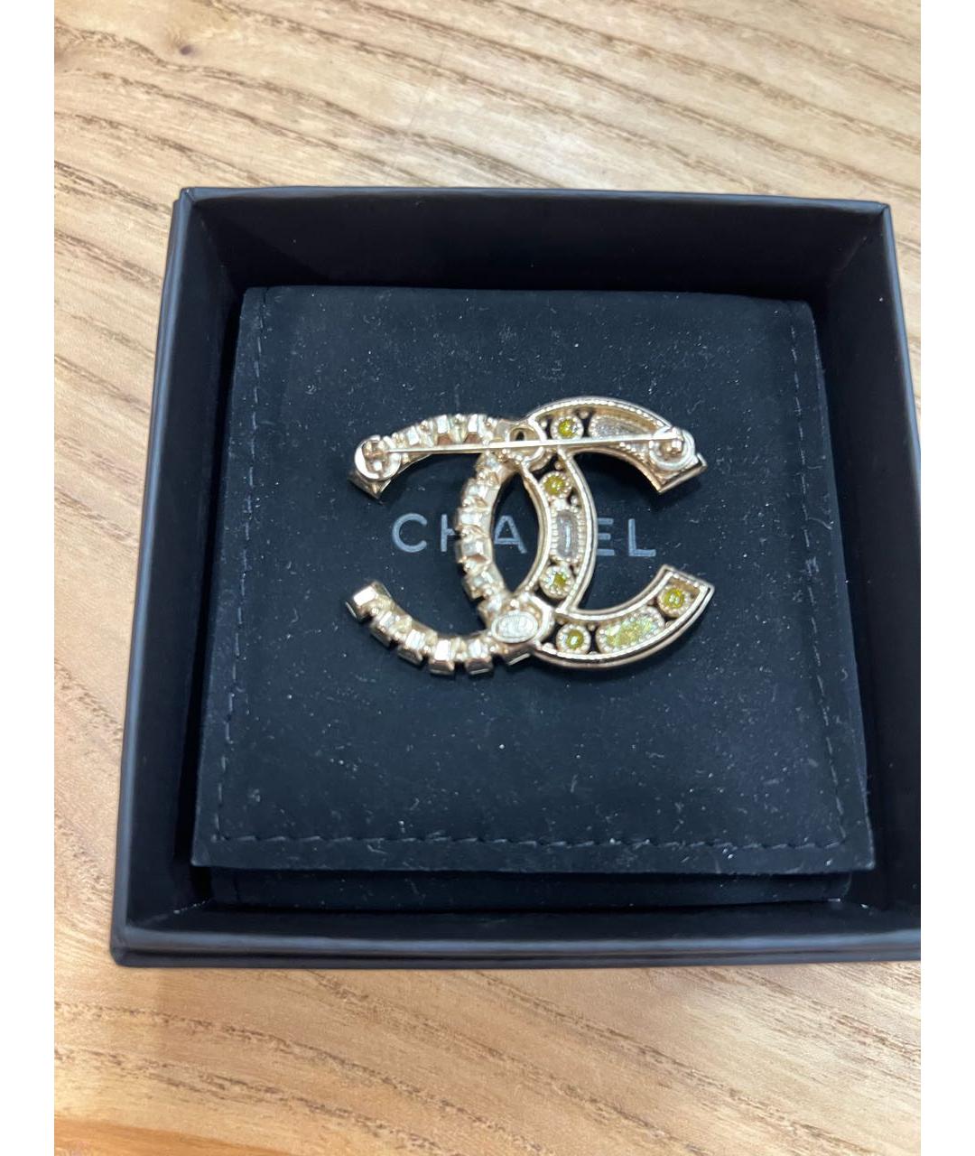 CHANEL Золотая металлическая брошь, фото 2