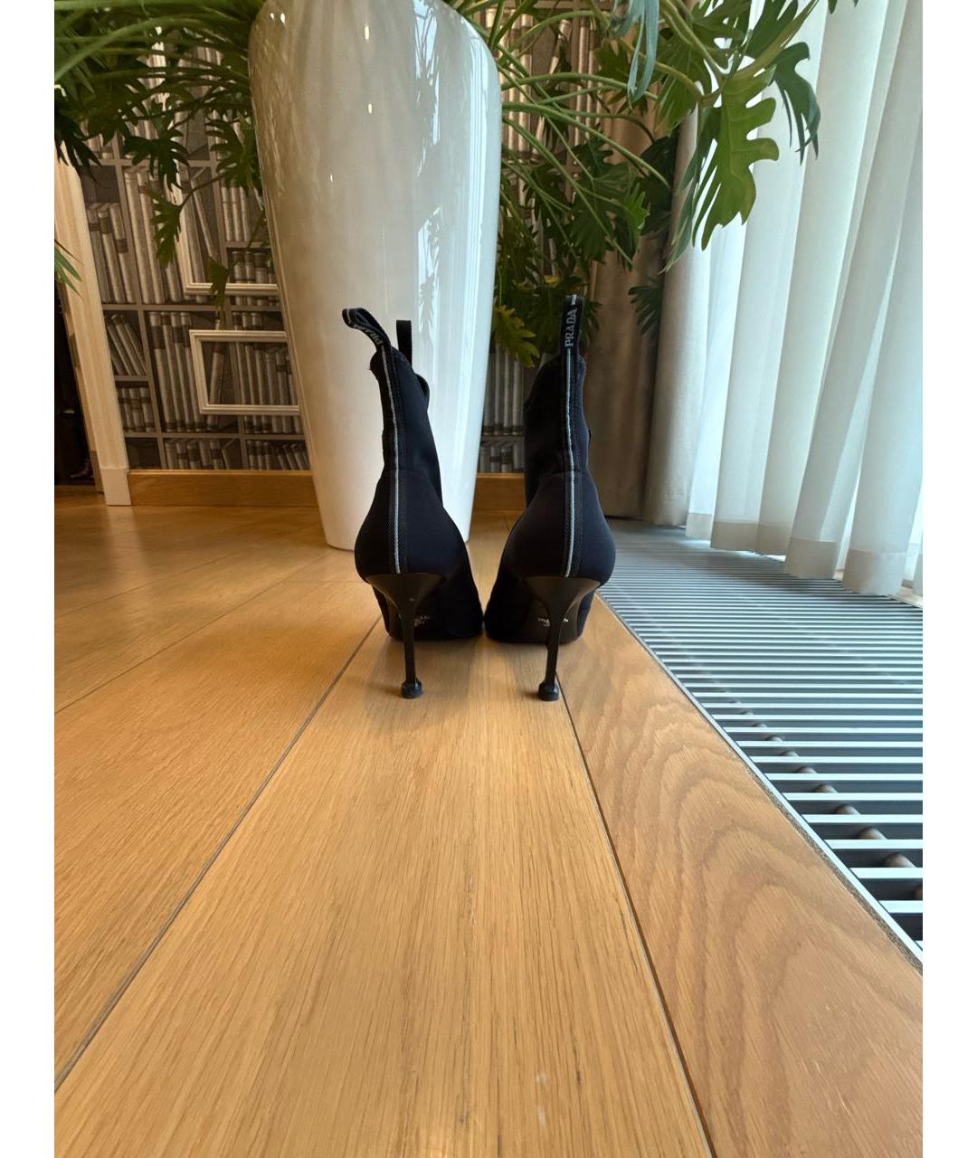 PRADA Черные неопреновые ботильоны, фото 4