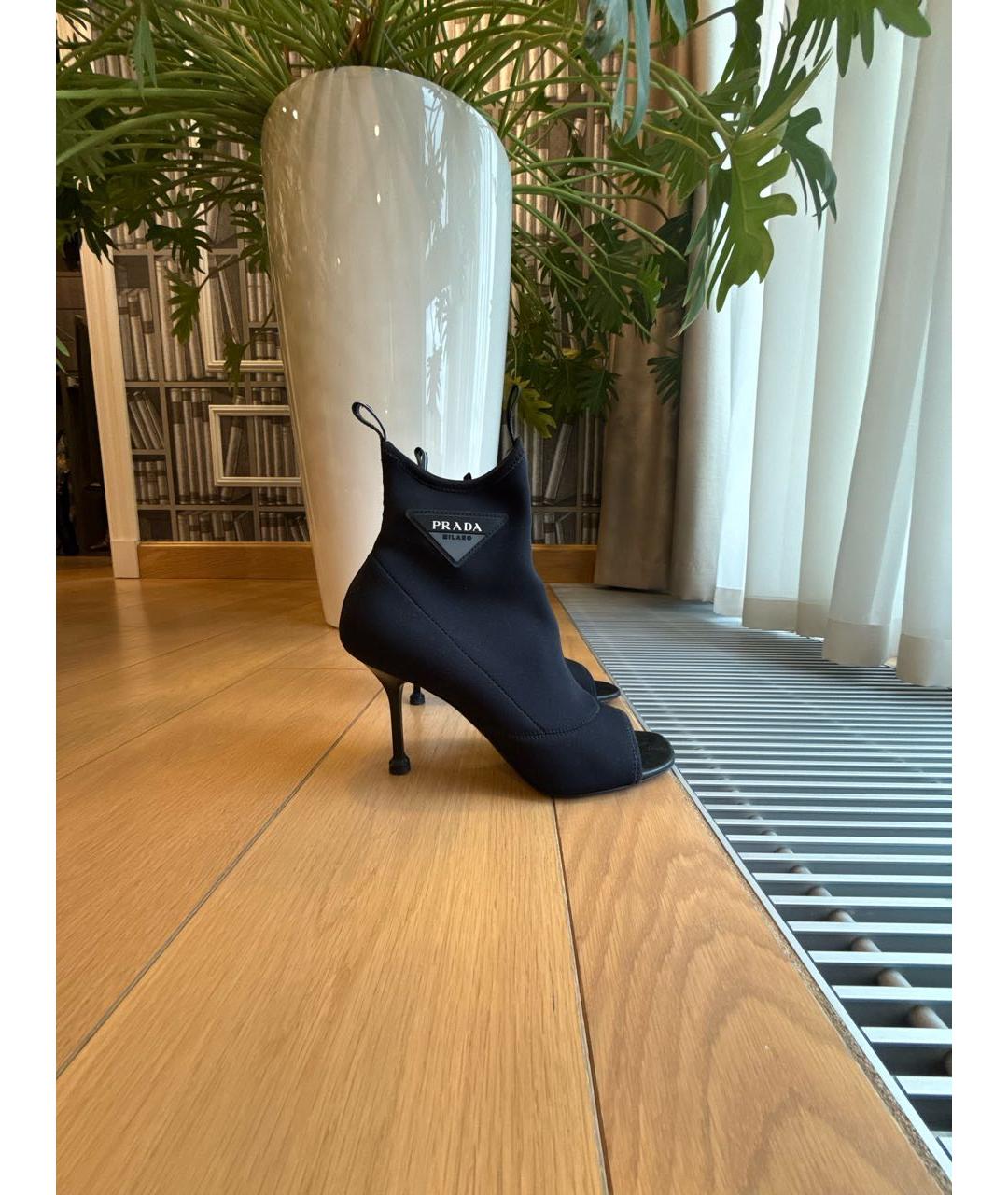 PRADA Черные неопреновые ботильоны, фото 5