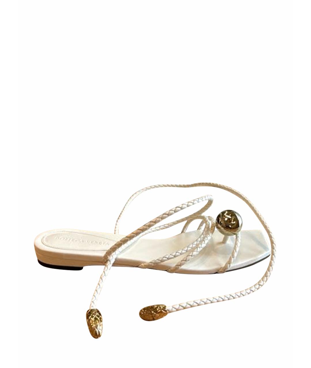 BOTTEGA VENETA Белые кожаные босоножки, фото 1