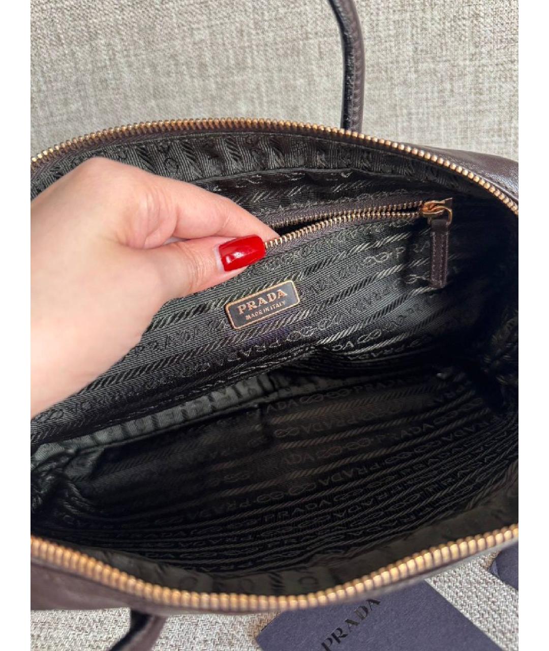 PRADA Коричневая кожаная сумка с короткими ручками, фото 4