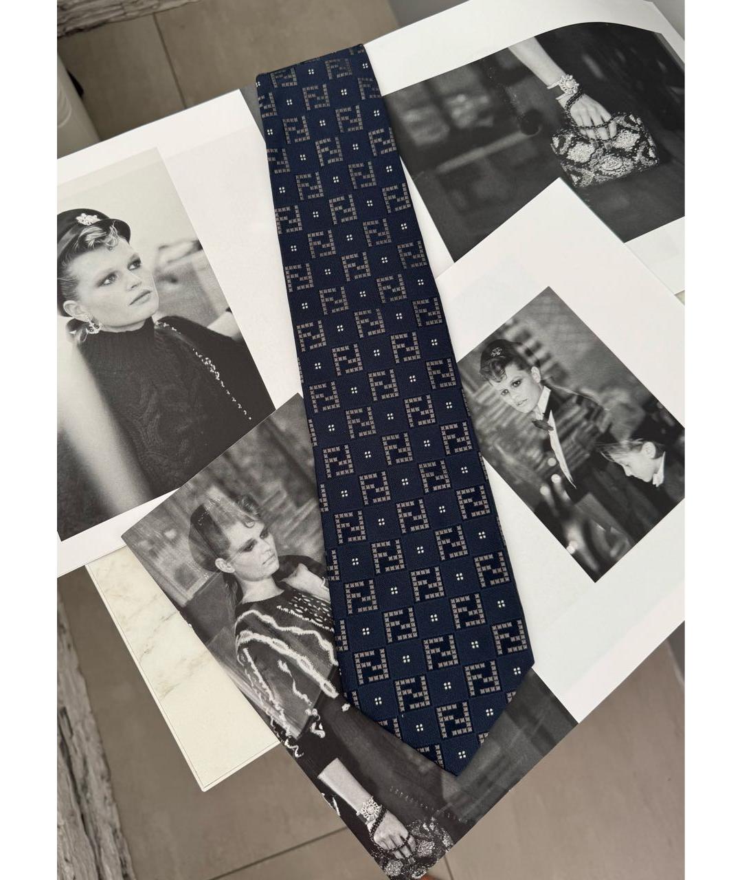 FENDI Темно-синий шелковый галстук, фото 2