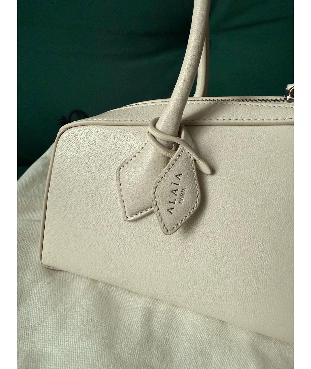 ALAIA Белая кожаная сумка с короткими ручками, фото 6