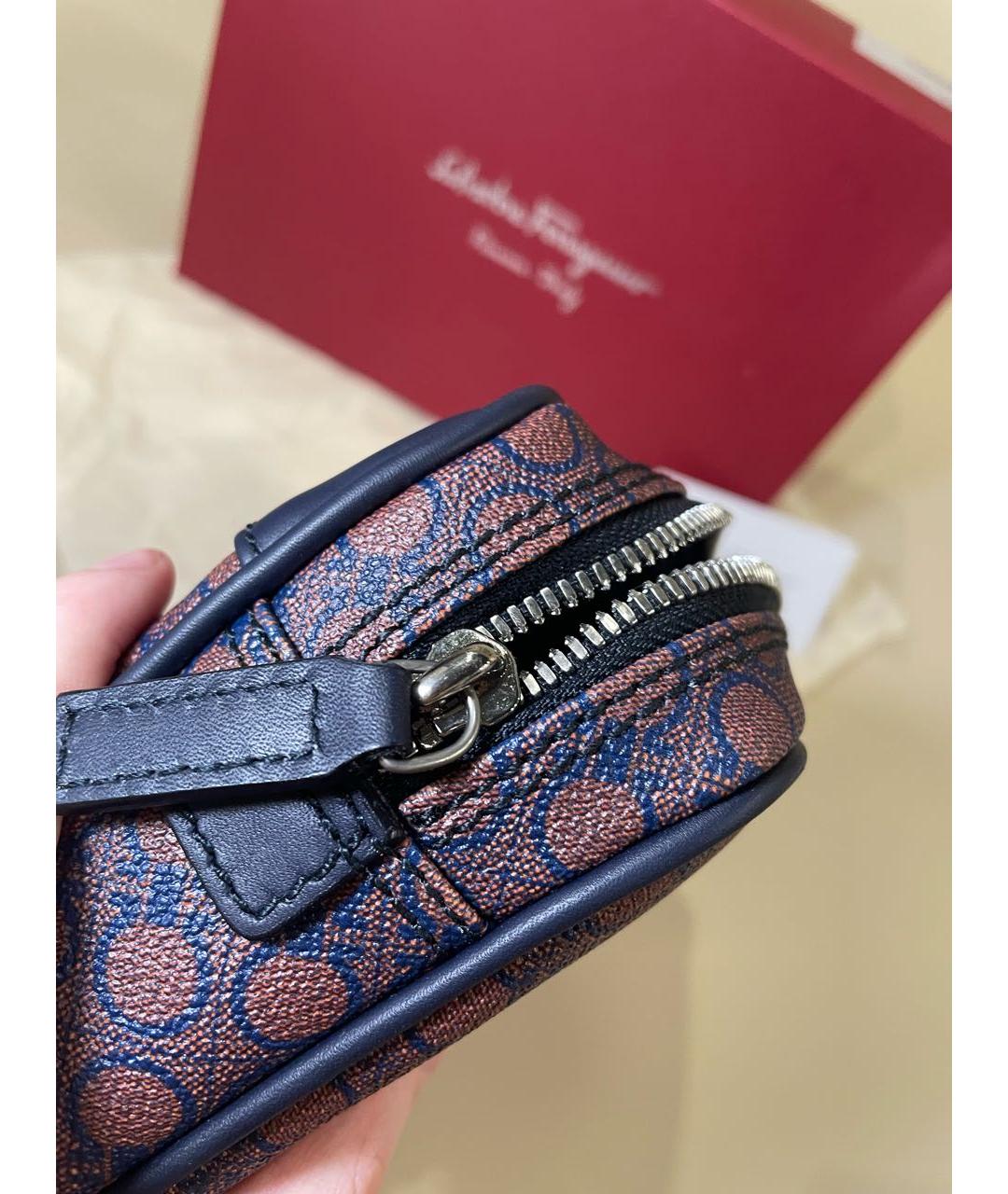 FERRAGAMO Темно-синяя кожаная барсетка, фото 6