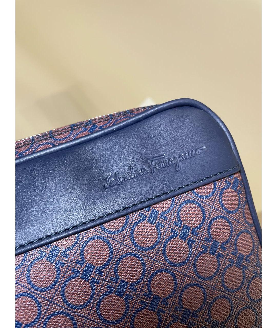 FERRAGAMO Темно-синяя кожаная барсетка, фото 3
