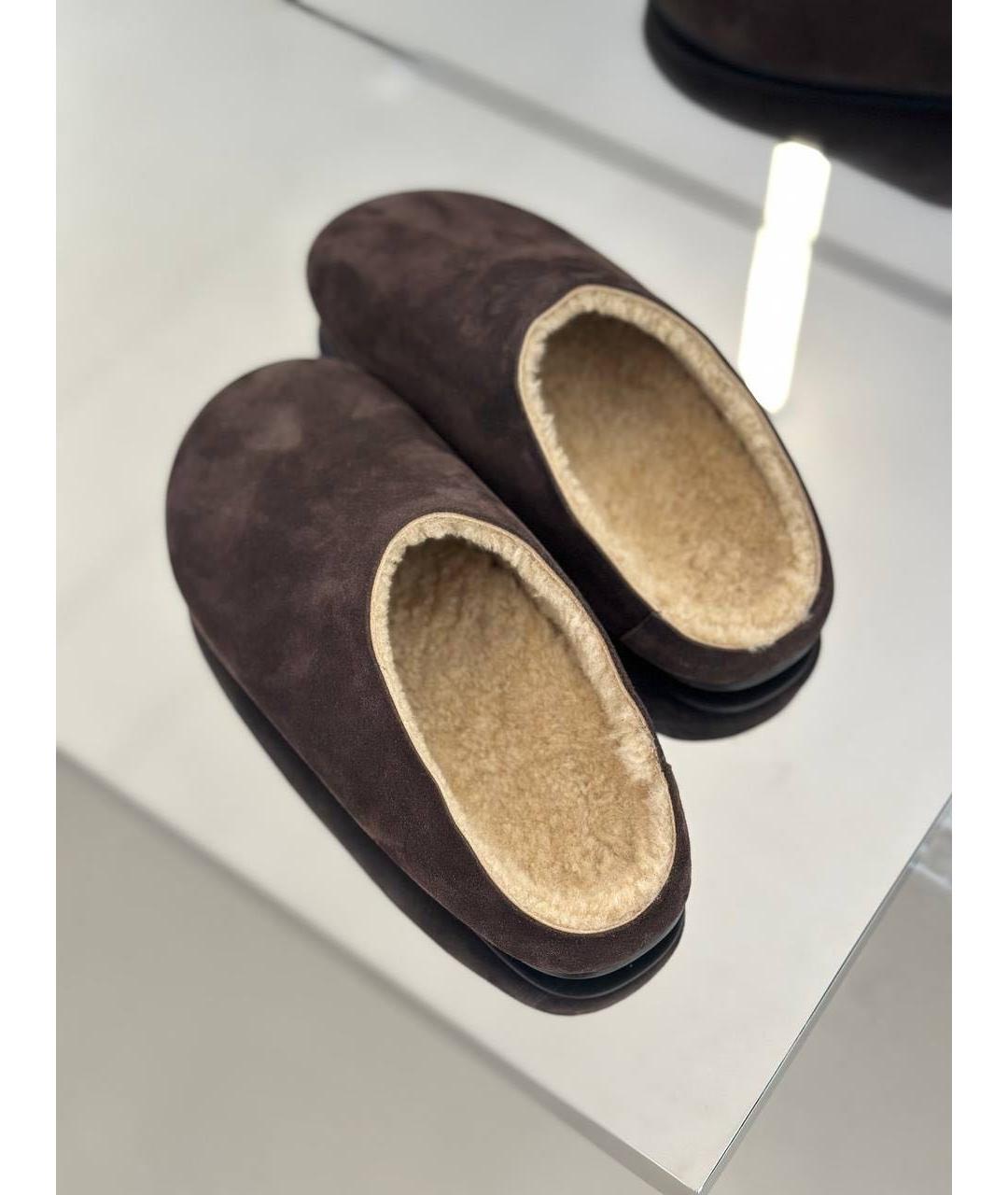 THE ROW Коричневые замшевые мюли, фото 4