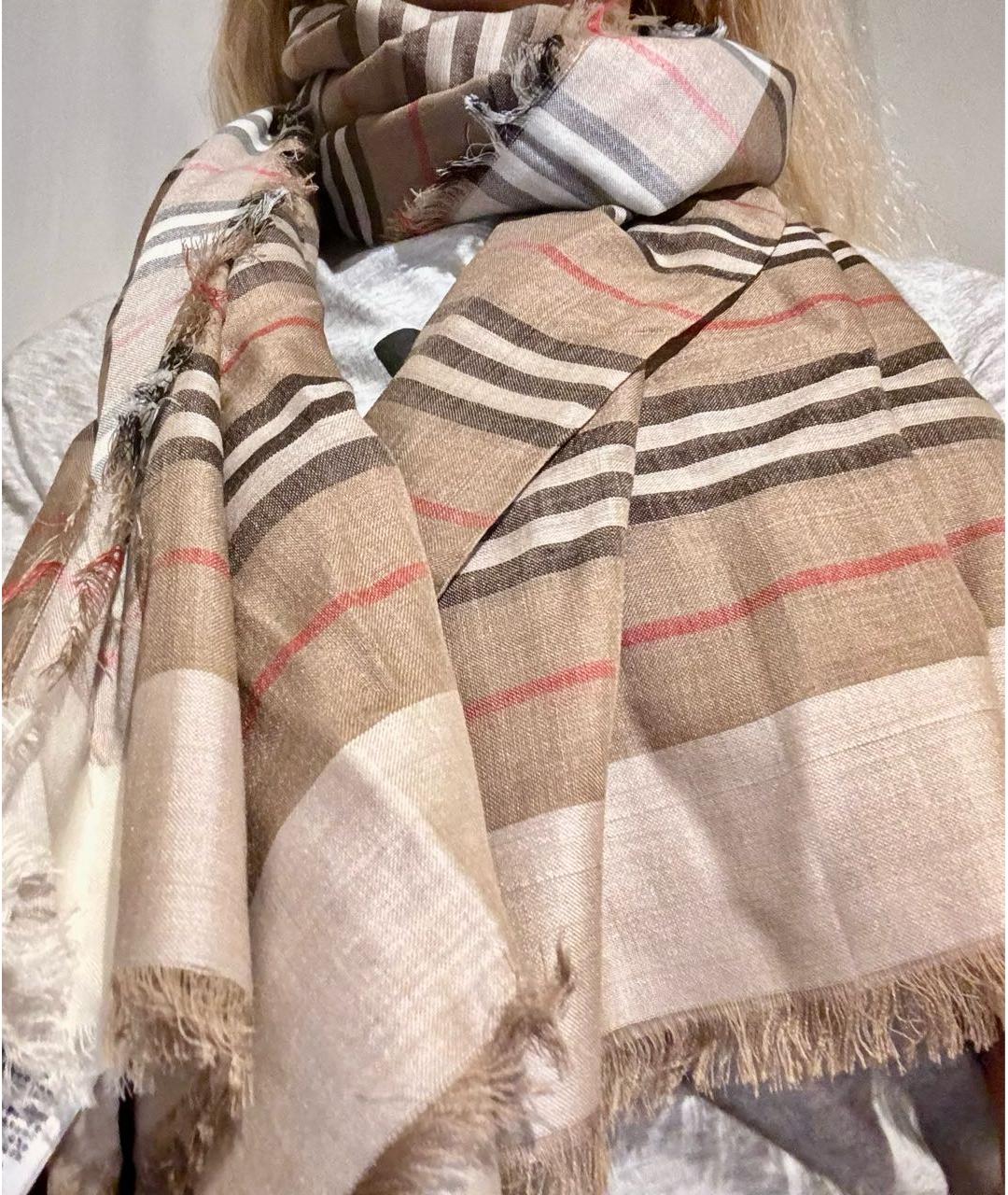 BURBERRY Бежевый шерстяной платок, фото 2