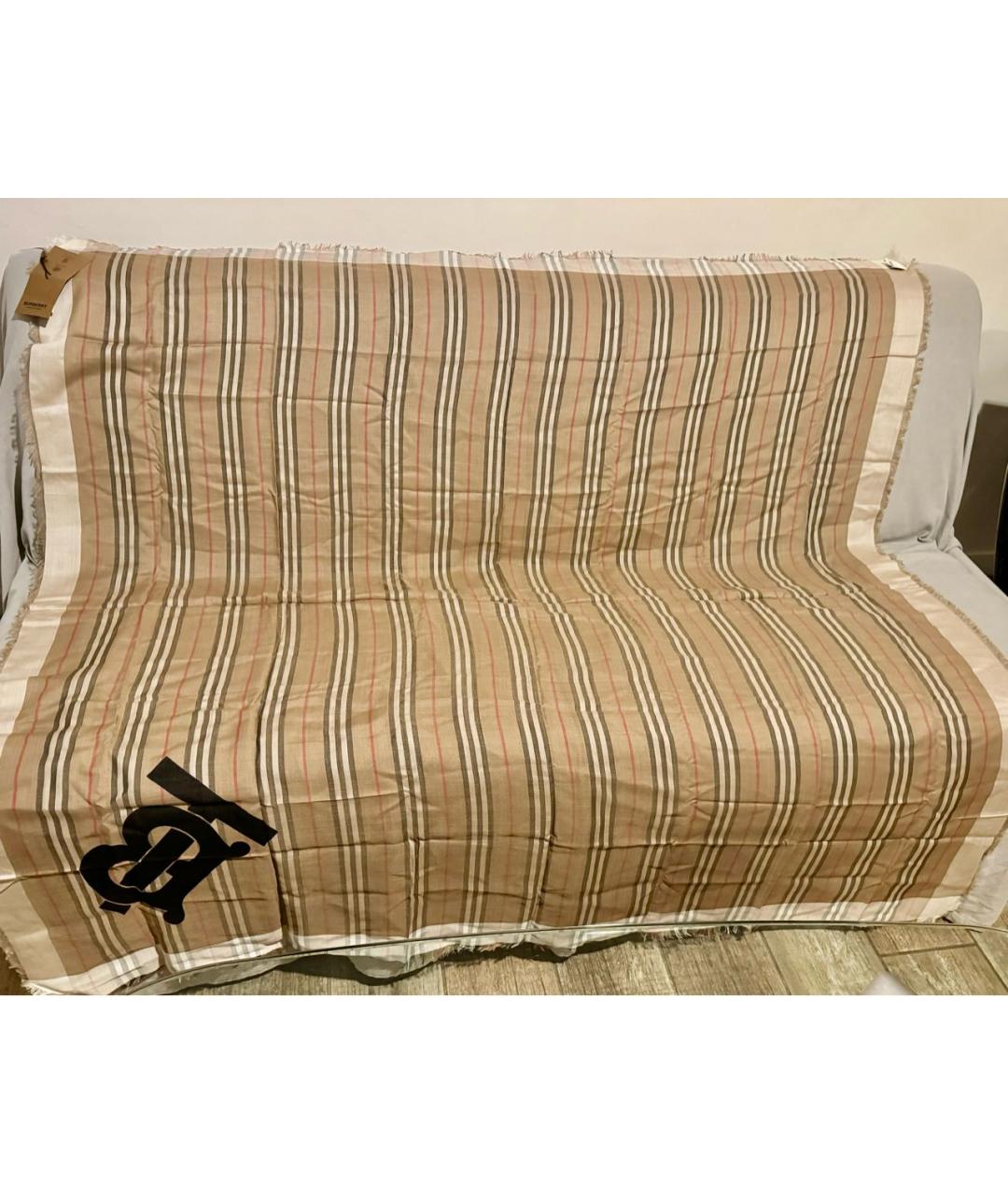 BURBERRY Бежевый шерстяной платок, фото 4