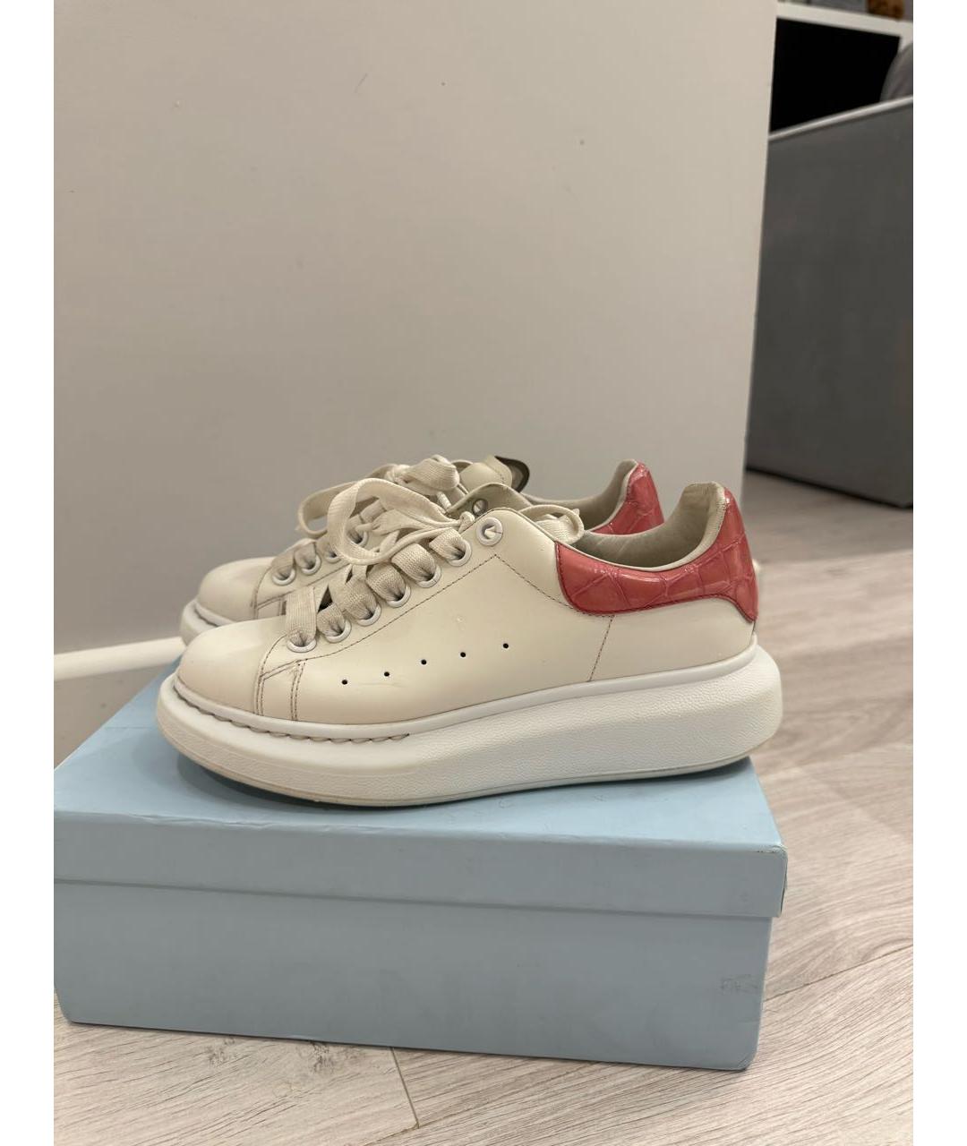 ALEXANDER MCQUEEN Белые кожаные кроссовки, фото 3
