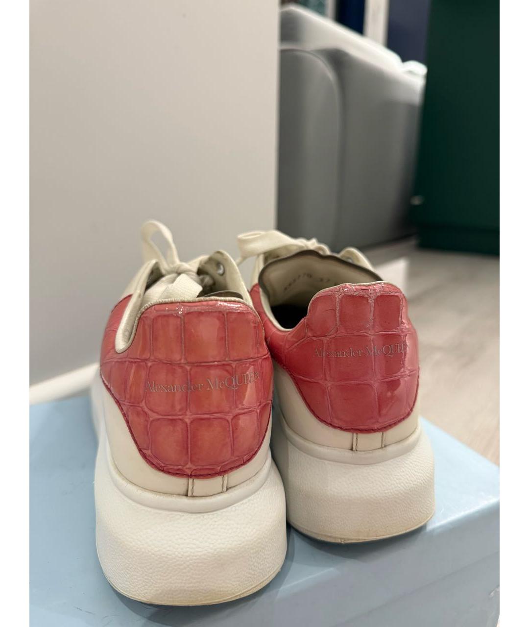 ALEXANDER MCQUEEN Белые кожаные кроссовки, фото 4