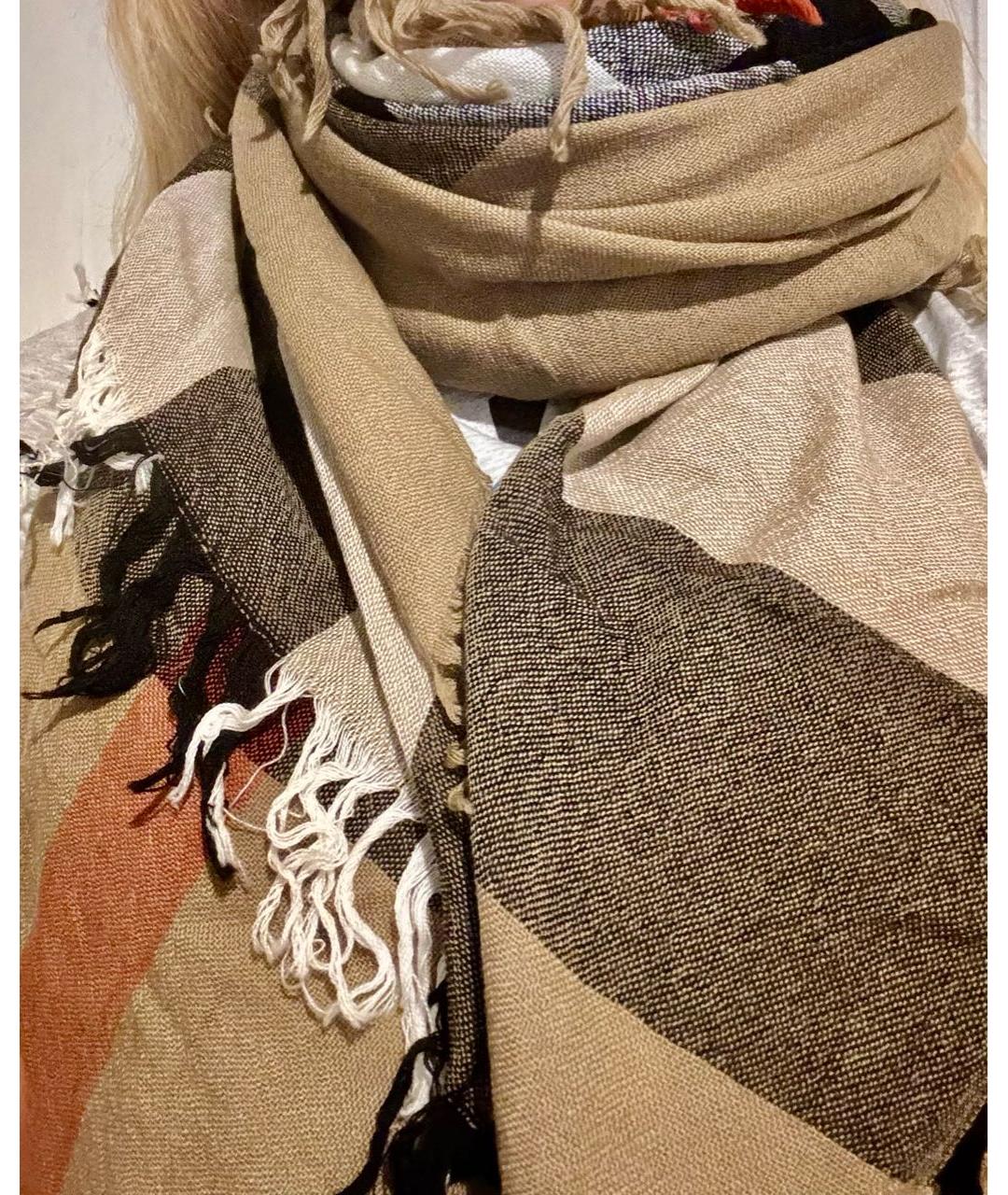 BURBERRY Бежевый шерстяной платок, фото 6