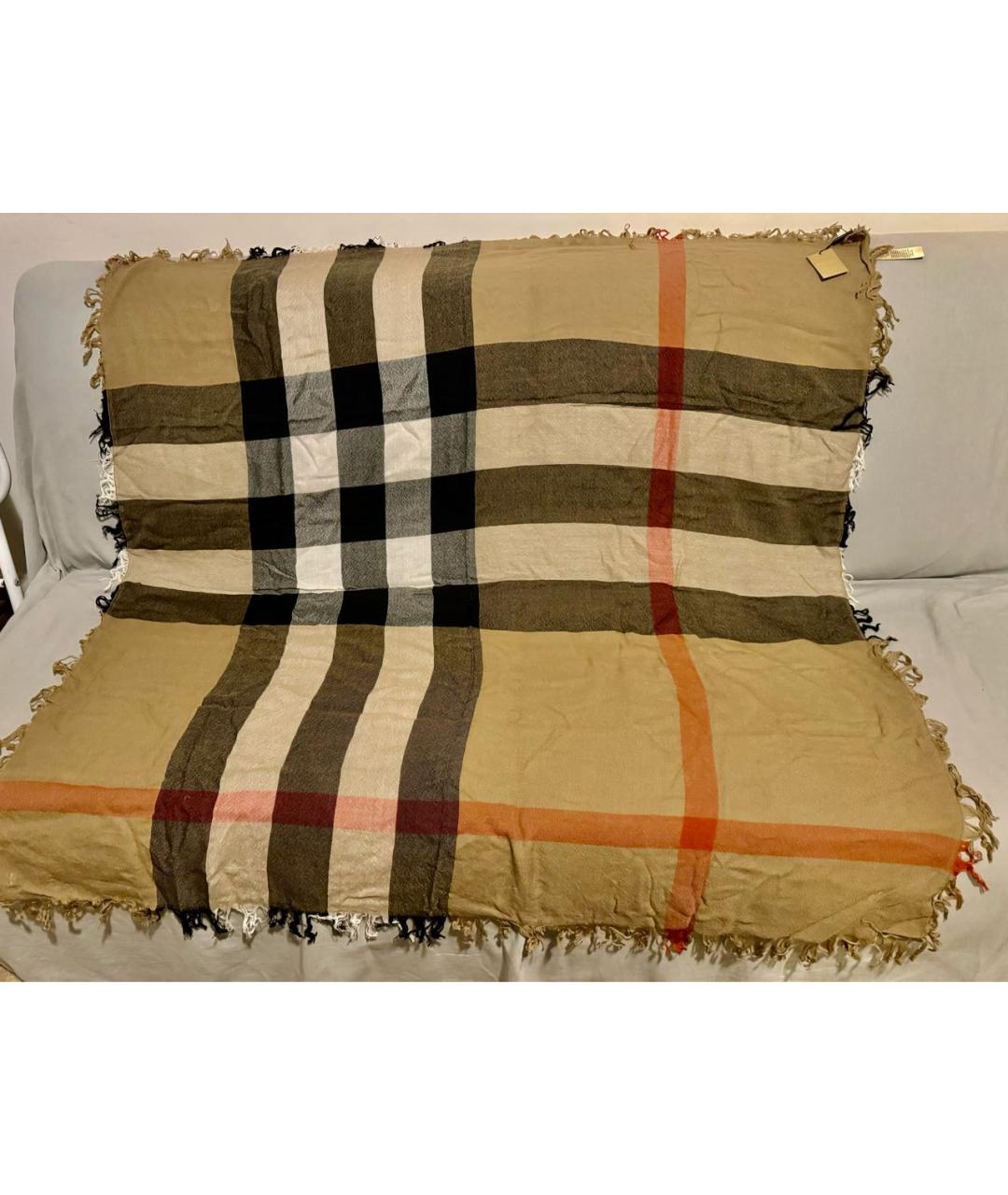 BURBERRY Бежевый шерстяной платок, фото 7