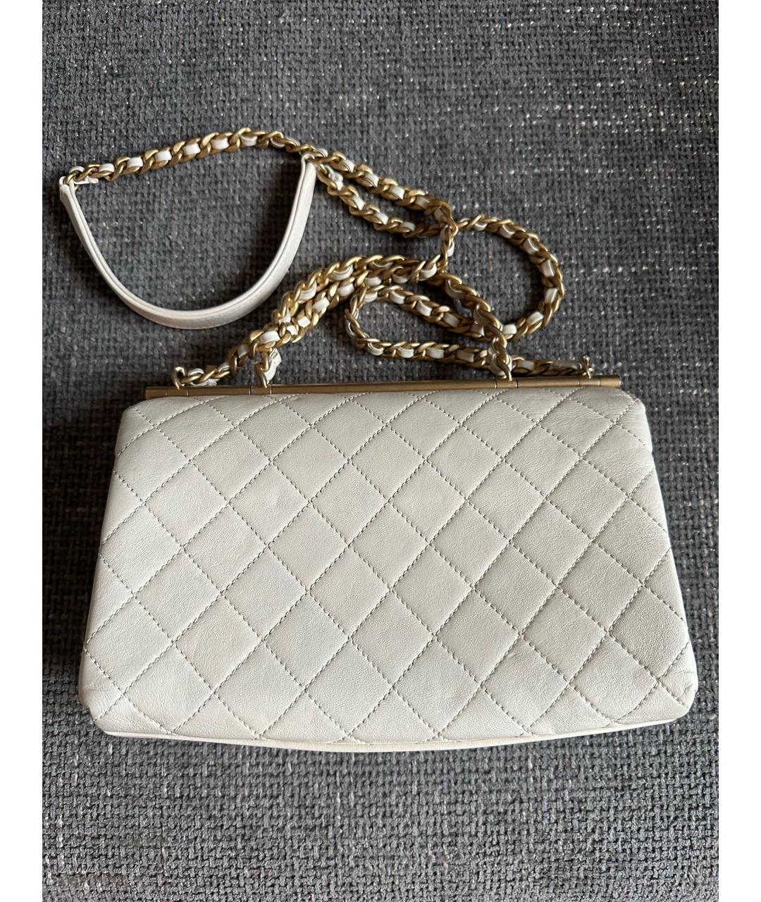 CHANEL Белая кожаная сумка через плечо, фото 3