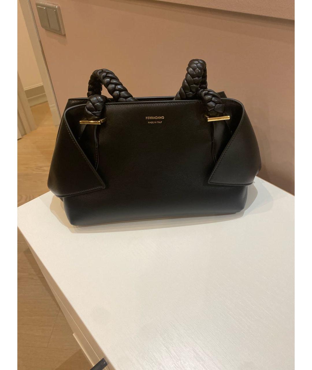 FERRAGAMO Черная кожаная сумка с короткими ручками, фото 5