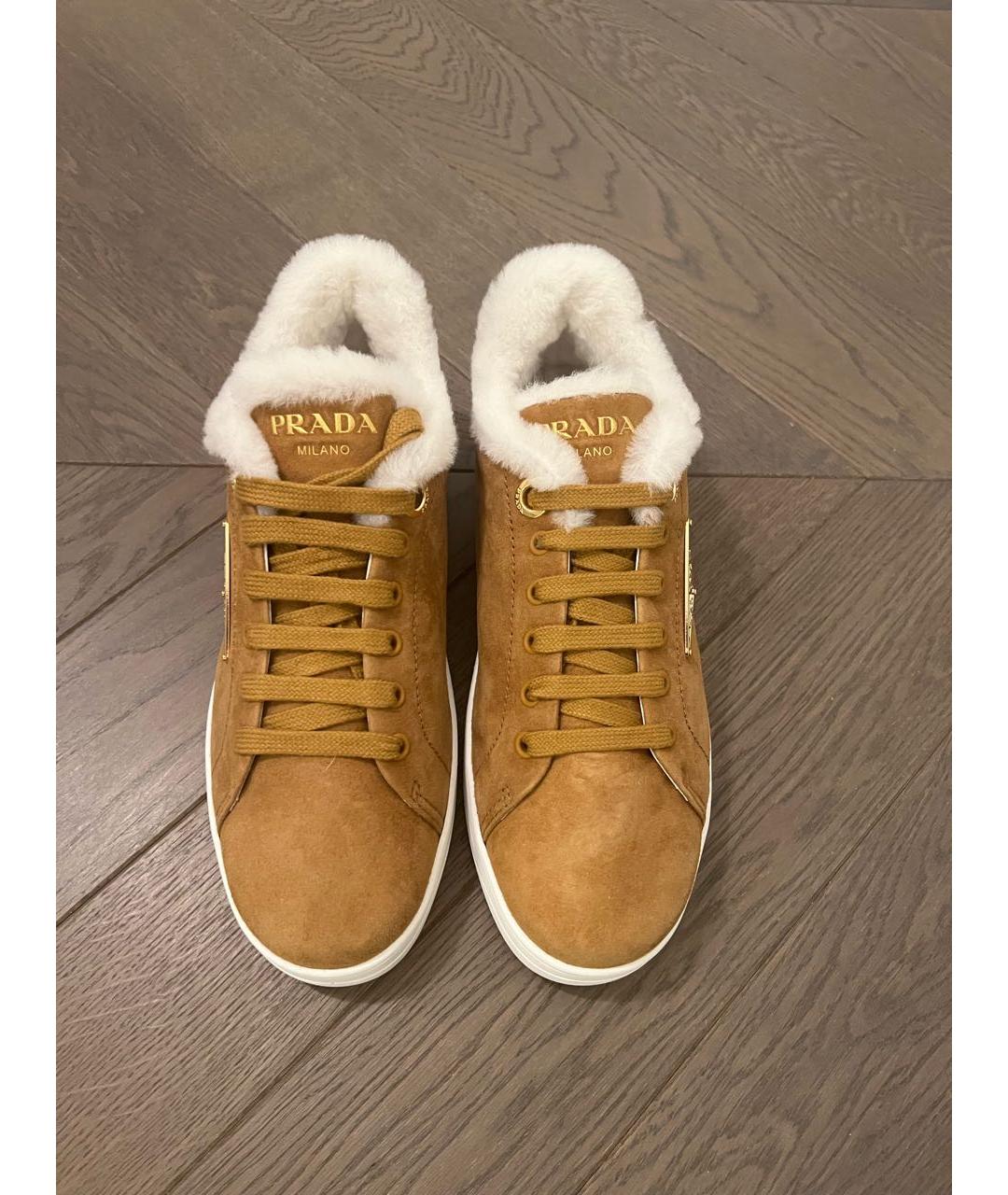 PRADA Коричневые замшевые кроссовки, фото 2