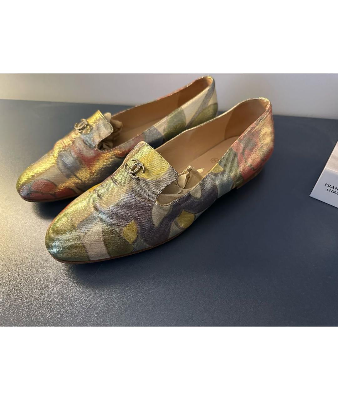 CHANEL Золотые текстильные лоферы, фото 8