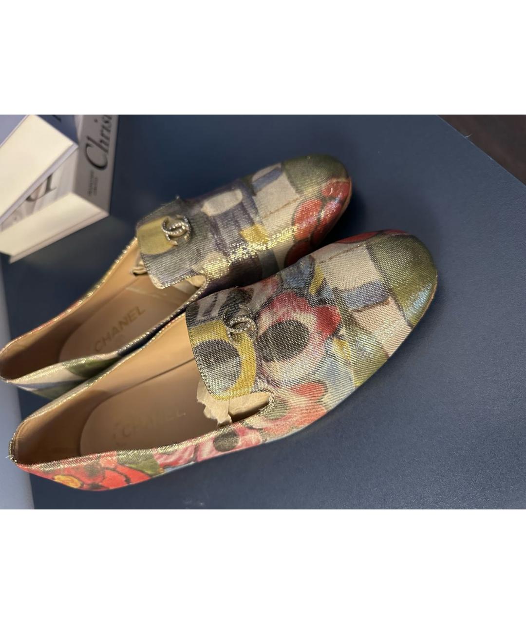 CHANEL Золотые текстильные лоферы, фото 6