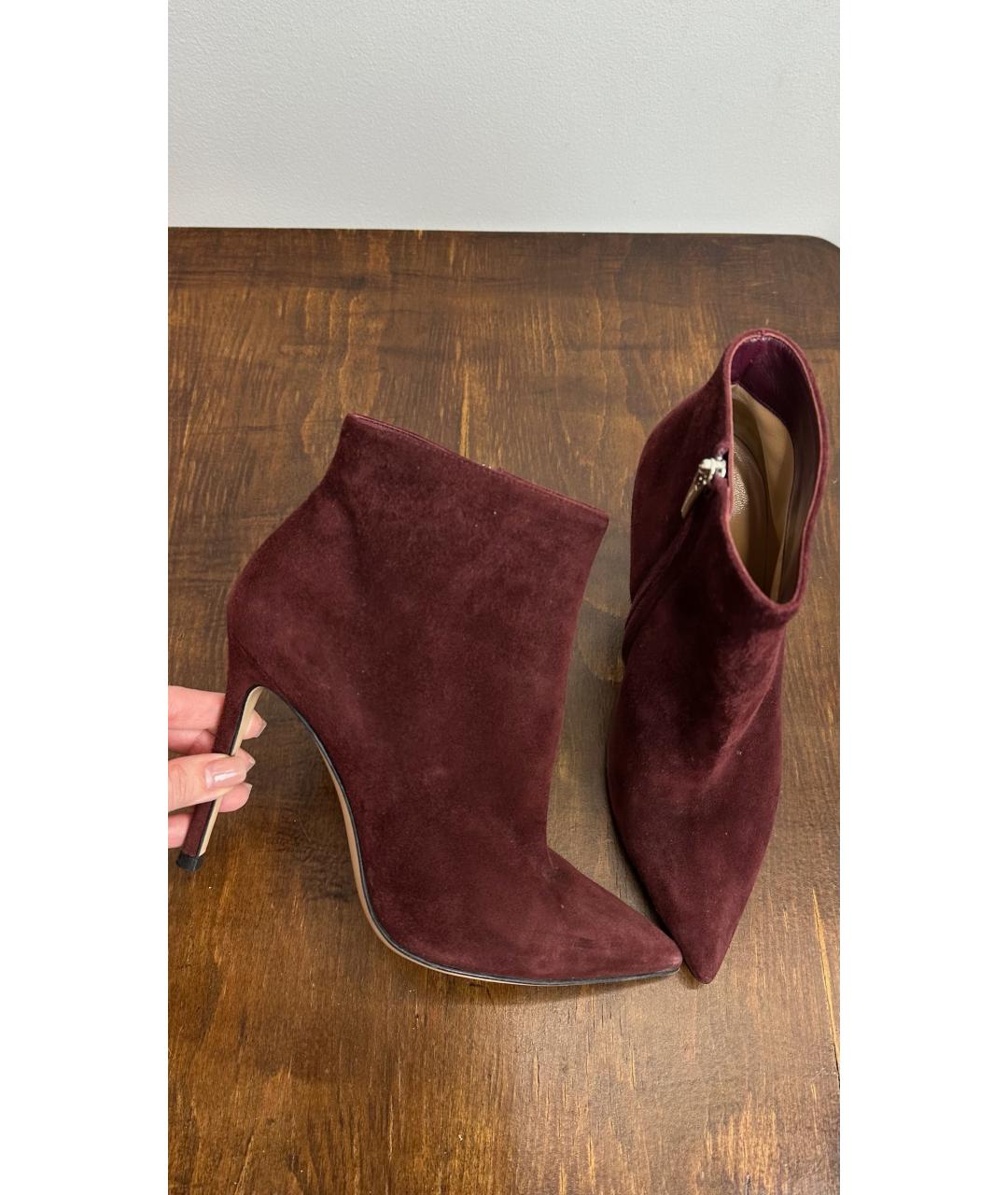 GIANVITO ROSSI Бордовые замшевые ботильоны, фото 3