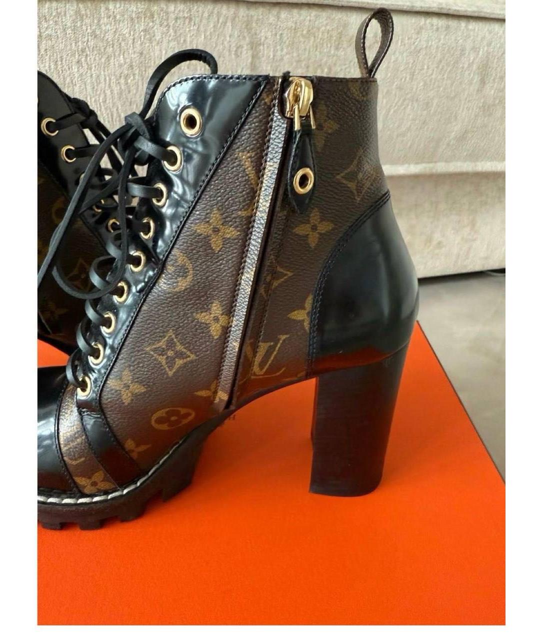 LOUIS VUITTON Коричневые ботильоны из лакированной кожи, фото 2