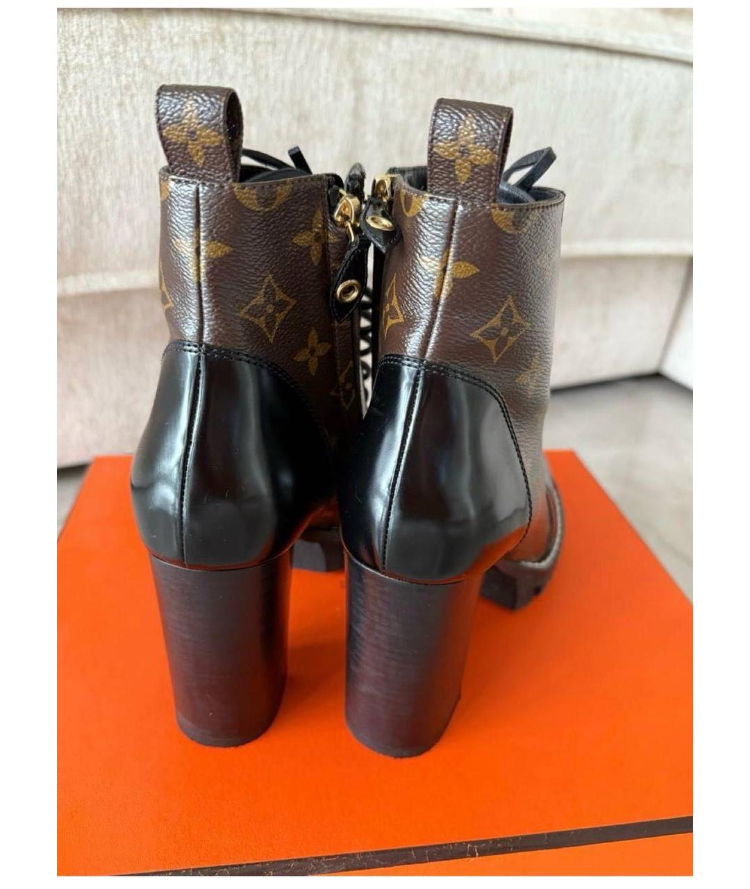 LOUIS VUITTON Коричневые ботильоны из лакированной кожи, фото 7