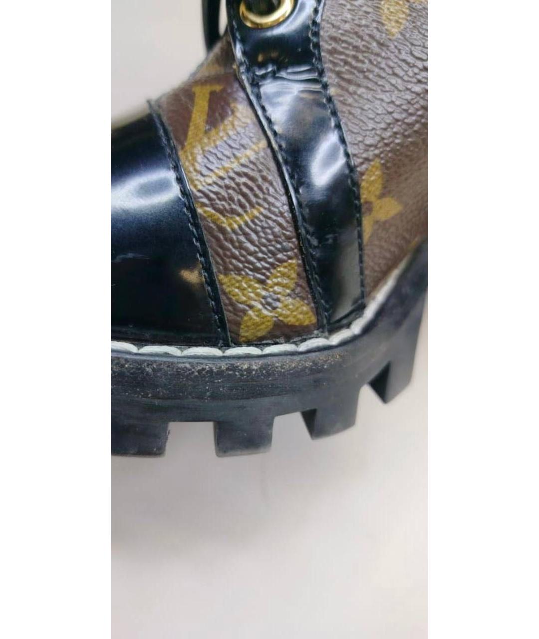 LOUIS VUITTON Коричневые ботильоны из лакированной кожи, фото 3