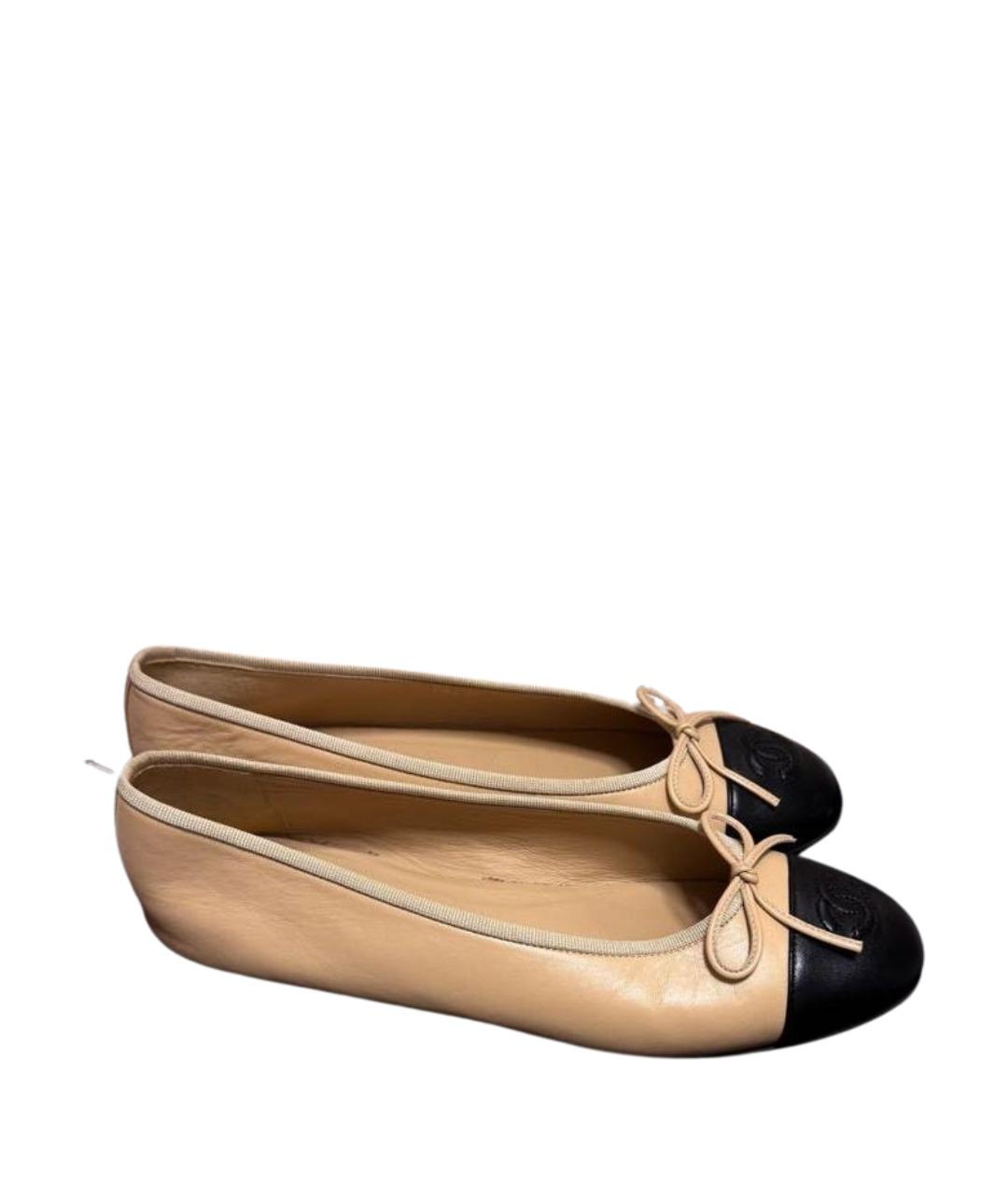 CHANEL Бежевые кожаные балетки, фото 1