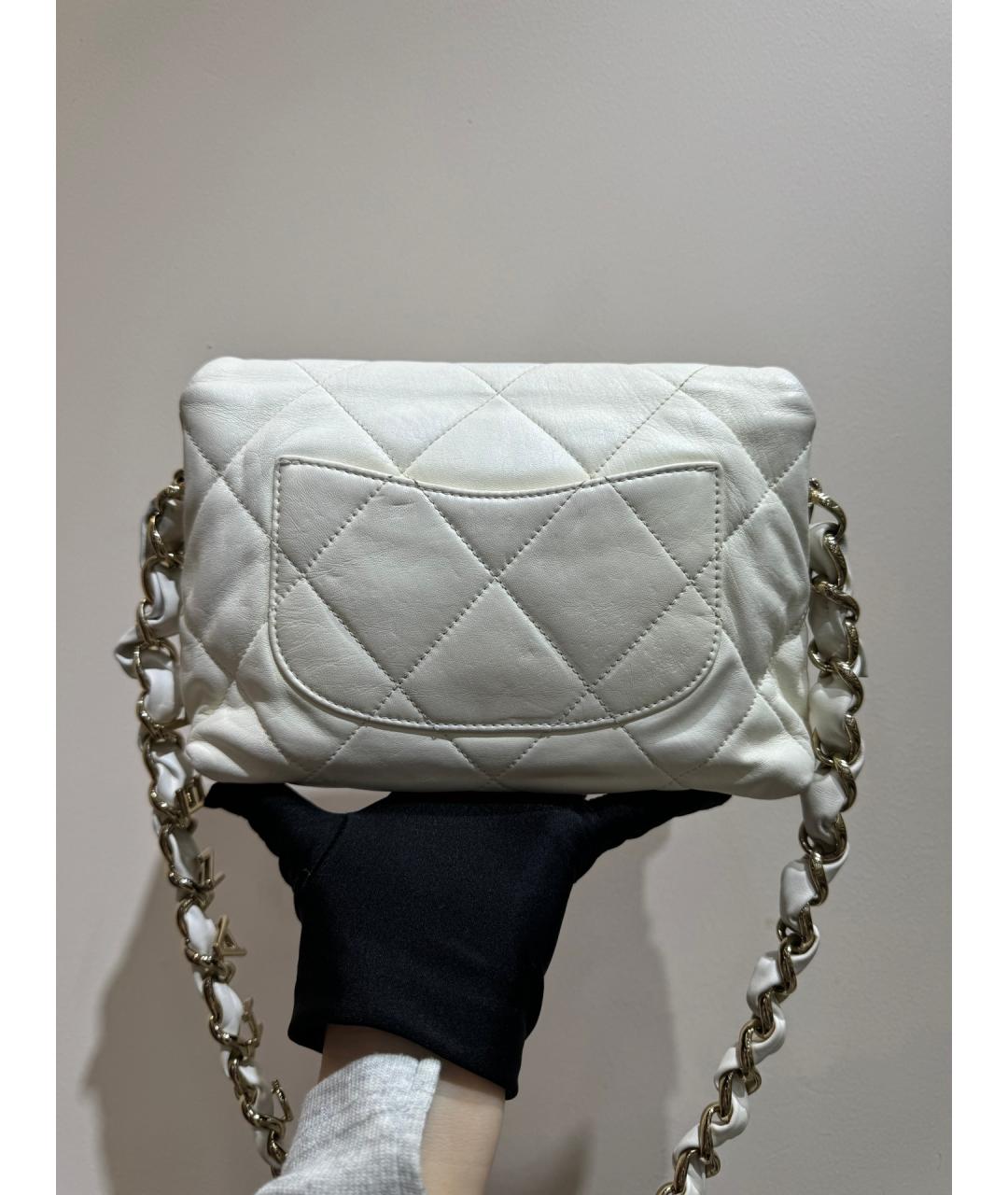 CHANEL Белая кожаная сумка через плечо, фото 3