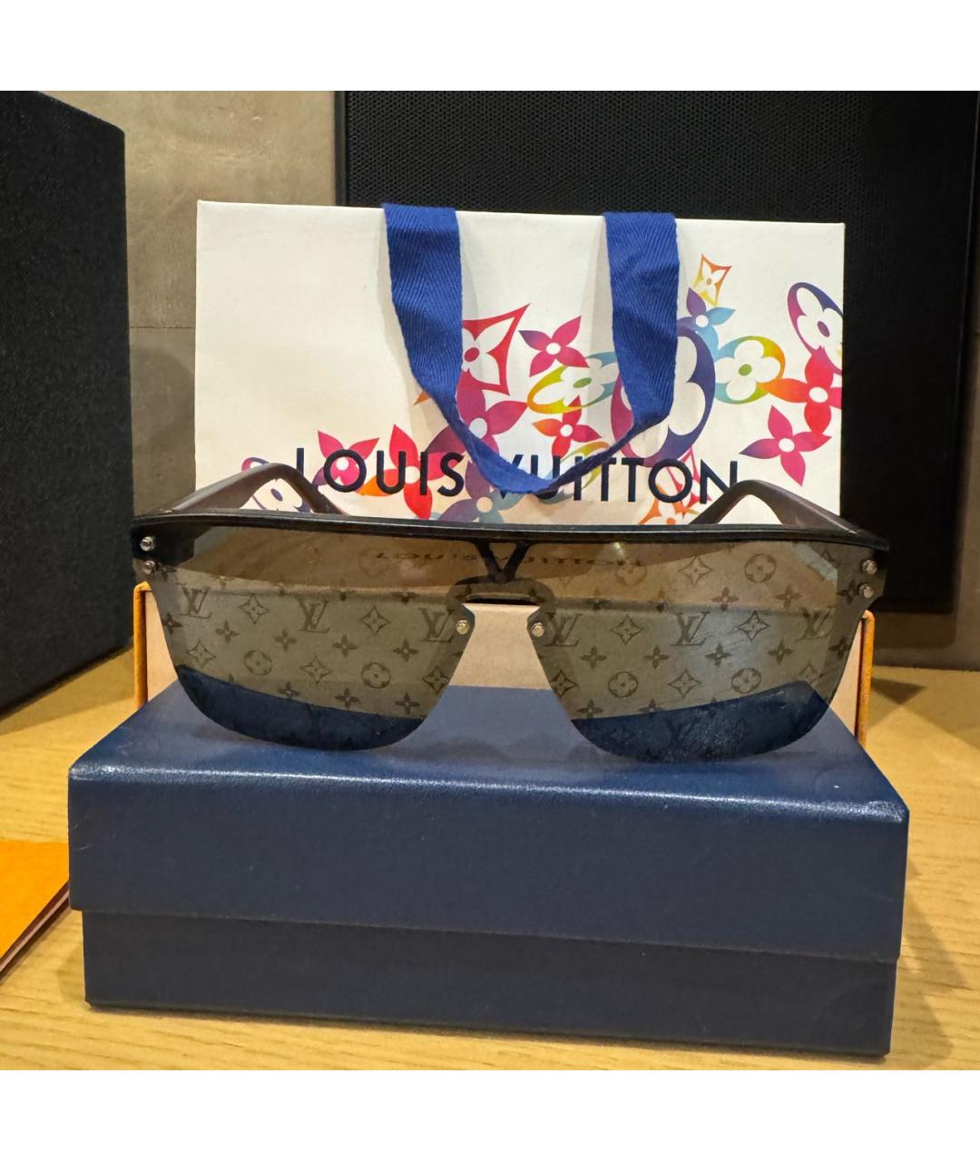 LOUIS VUITTON Черные пластиковые солнцезащитные очки, фото 5