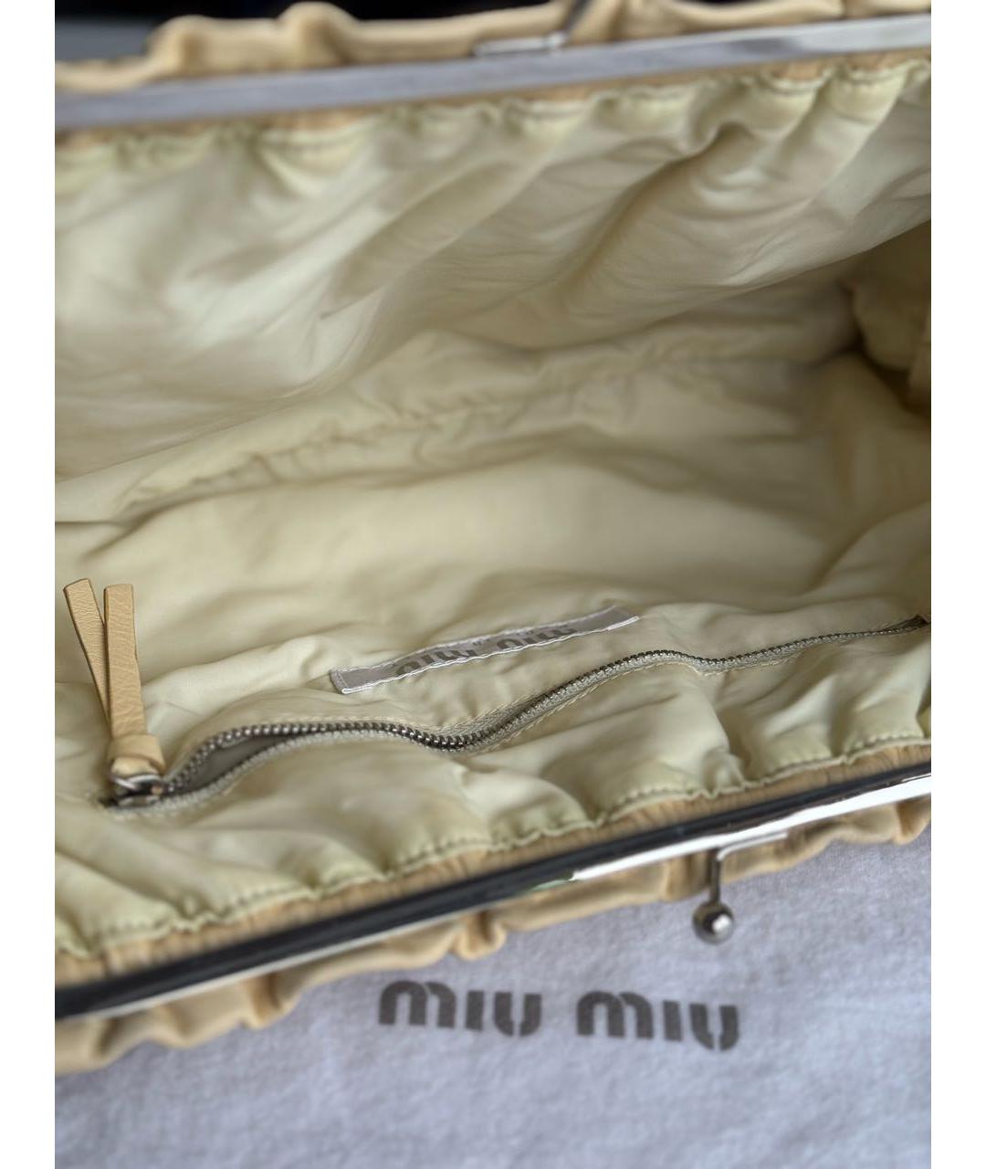 MIU MIU Бежевая кожаная сумка с короткими ручками, фото 4