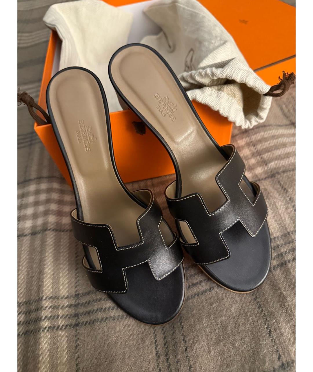 HERMES Черные кожаные мюли, фото 2