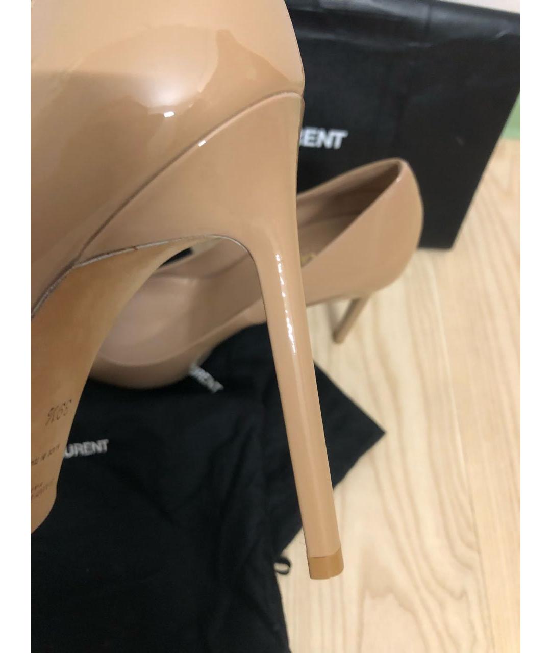 SAINT LAURENT Бежевые туфли из лакированной кожи, фото 5