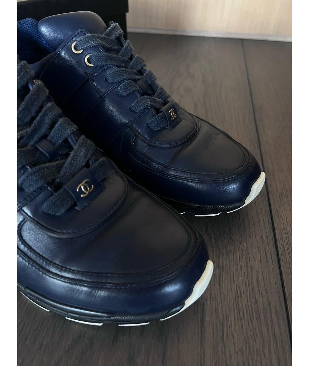 CHANEL Темно-синие кожаные кроссовки, фото 3