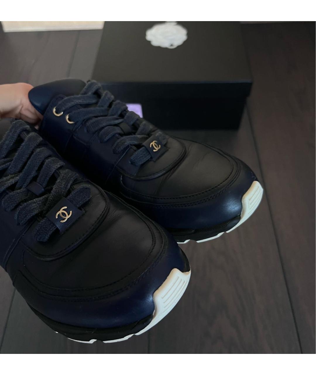 CHANEL Темно-синие кожаные кроссовки, фото 6