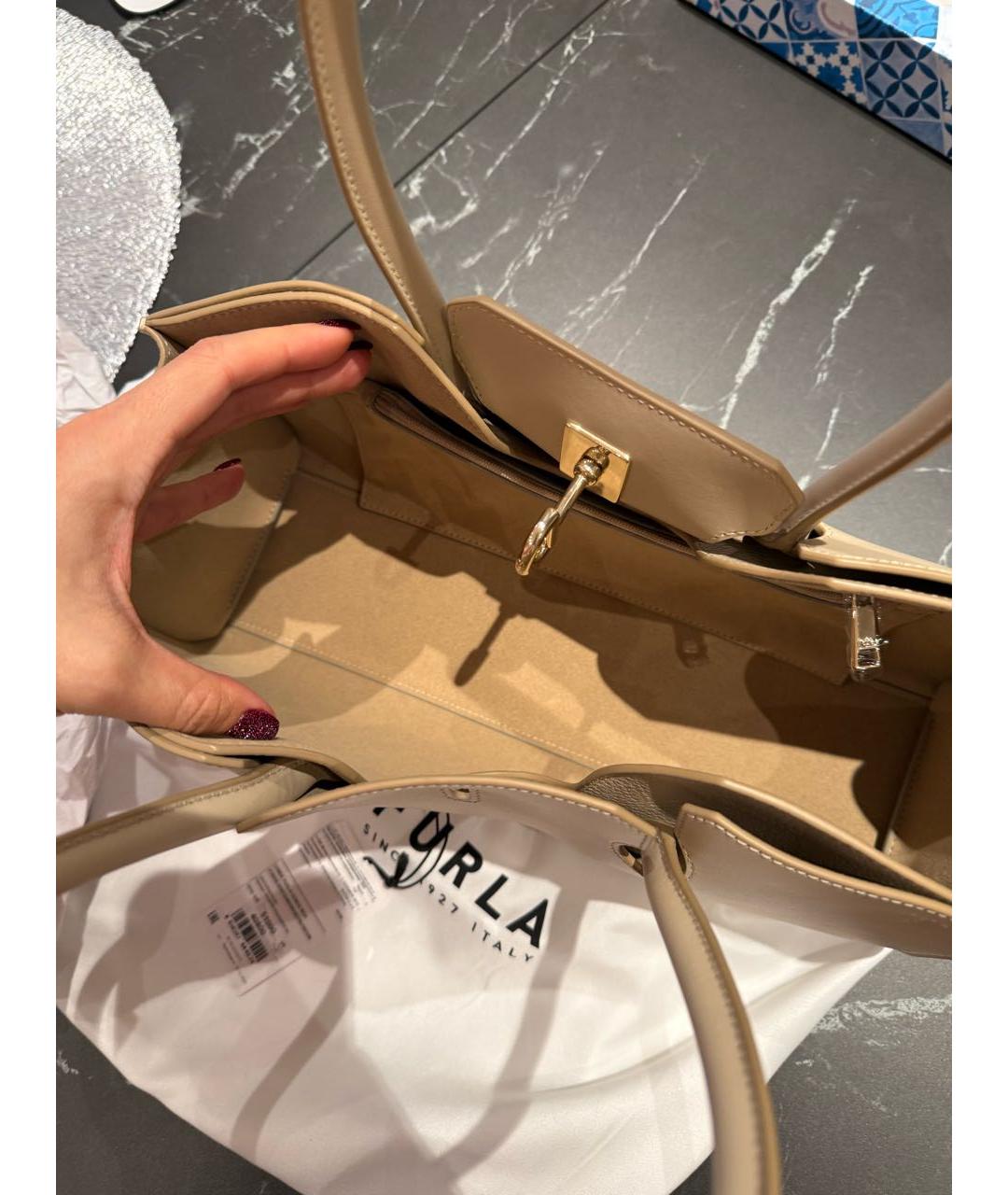 FURLA Бежевая кожаная сумка с короткими ручками, фото 7
