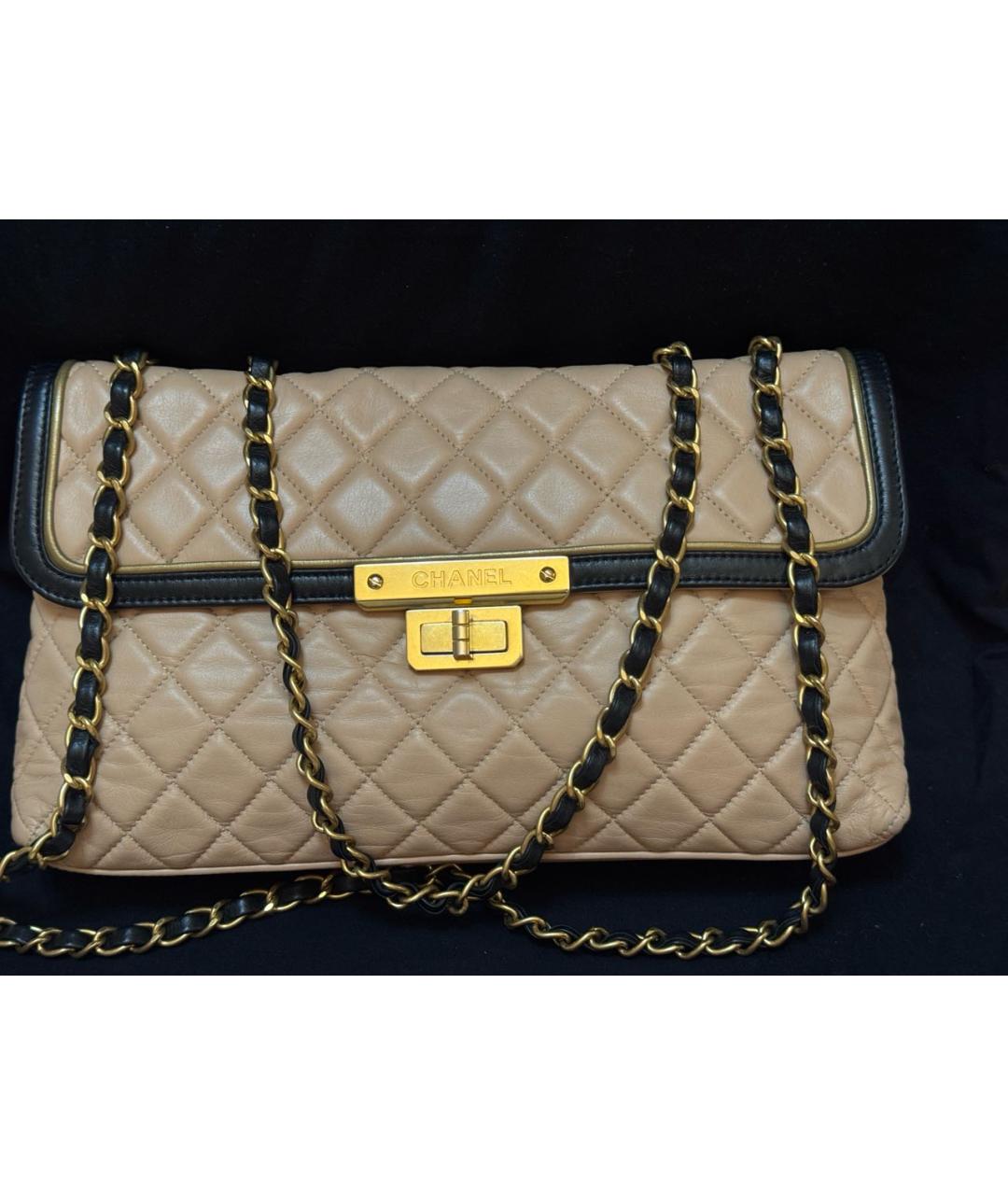 CHANEL Бежевая кожаная сумка через плечо, фото 5