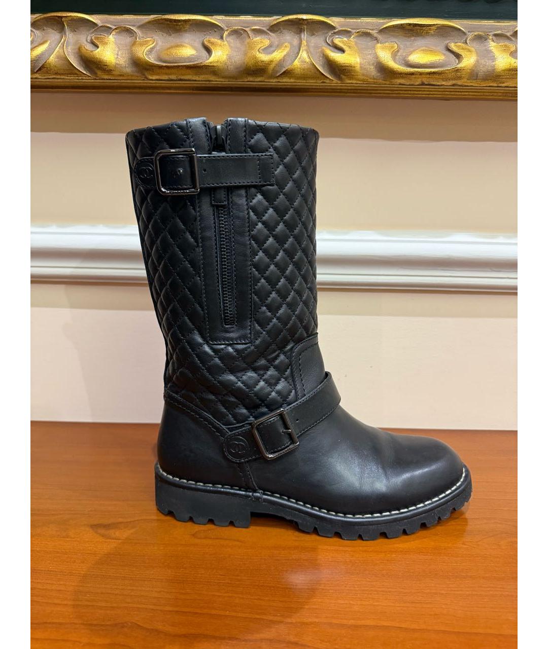 CHANEL Черные кожаные сапоги, фото 6