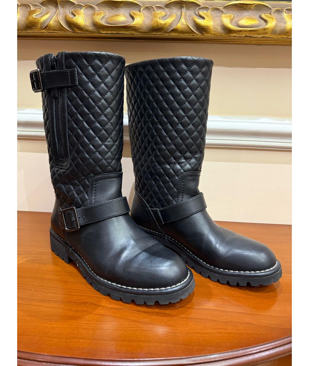 CHANEL Черные кожаные сапоги, фото 2