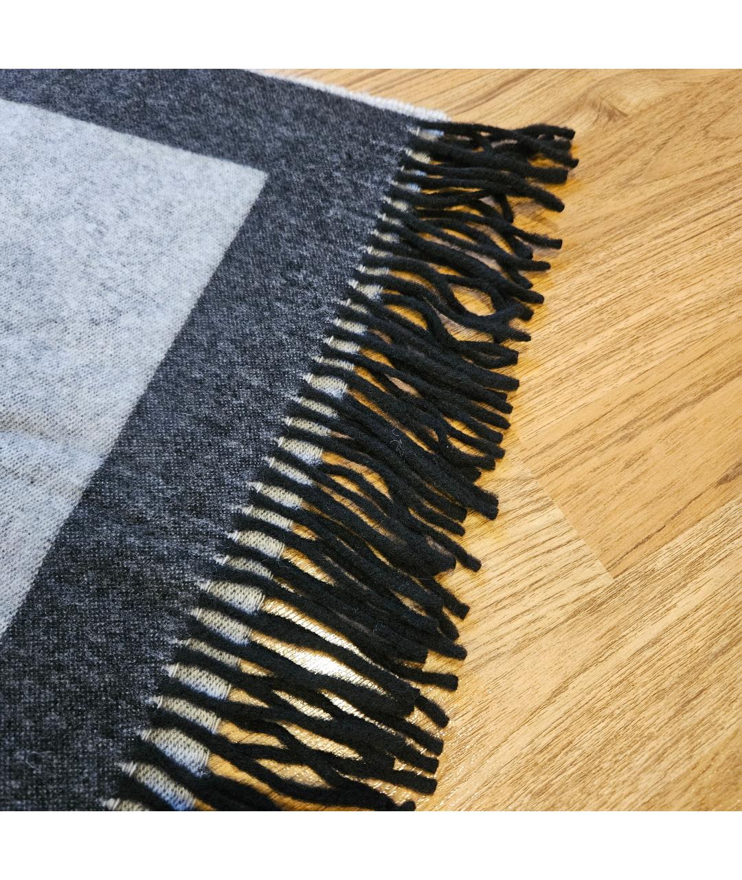 MOSCHINO Серый шерстяной шарф, фото 4