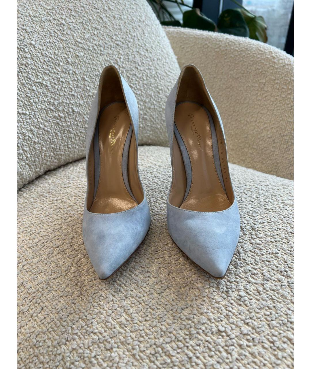 GIANVITO ROSSI Голубые замшевые туфли, фото 2