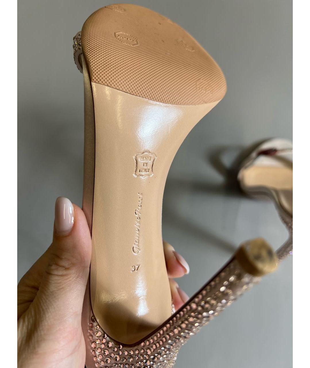 GIANVITO ROSSI Бежевые кожаные босоножки, фото 5